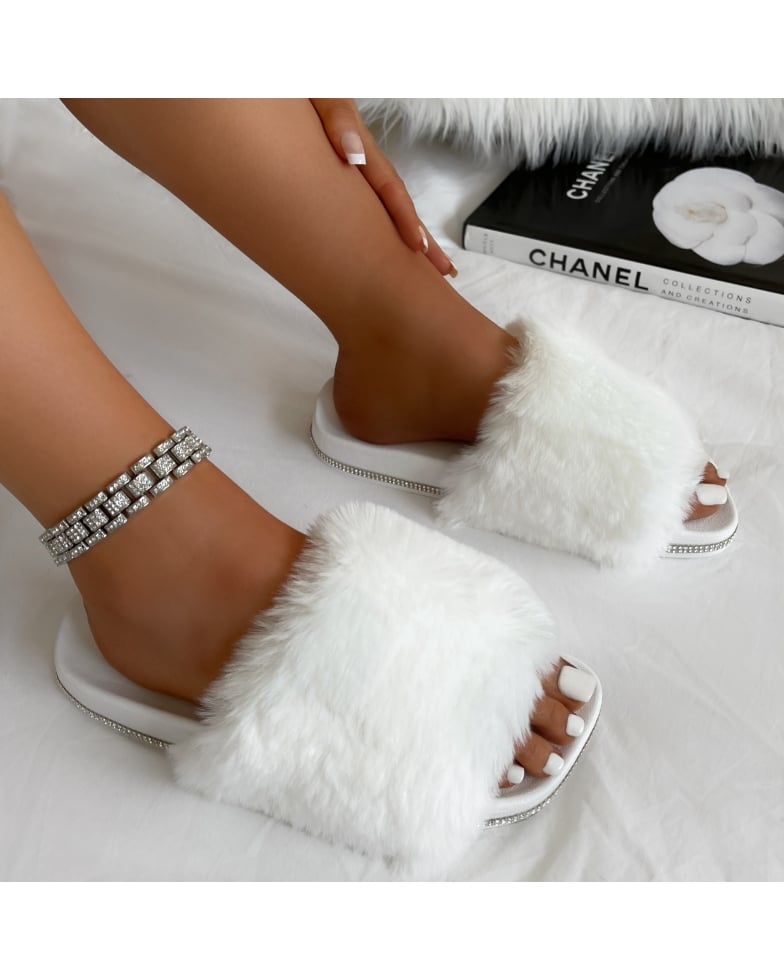 SIMMI Shoes / Candyfloss White Fluffy Faux Fur Slippers