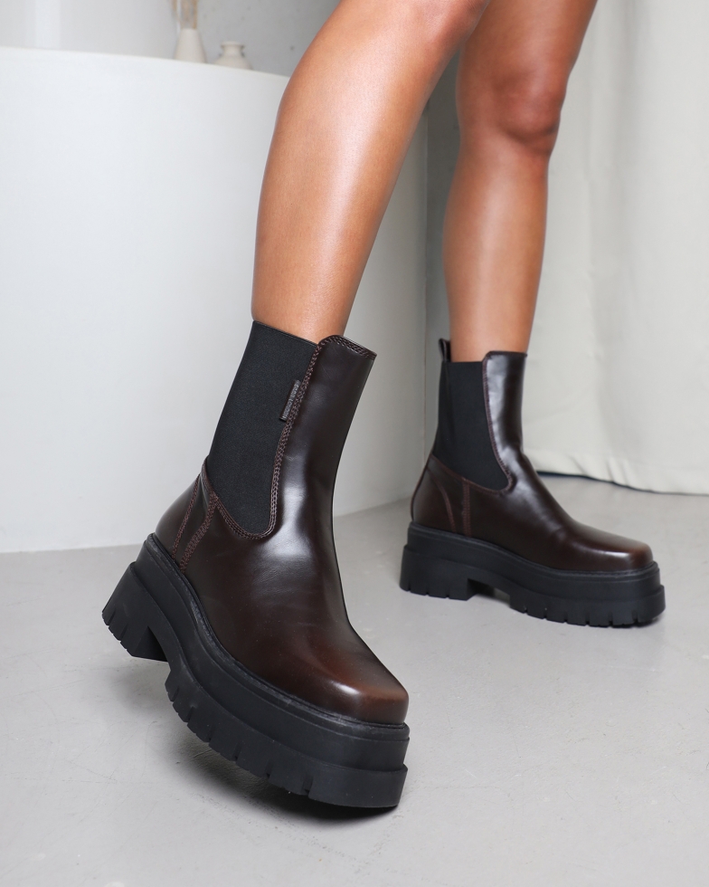 Arvin Brown Burnished Chelsea Chunky Ankle Boots | SIMMI London