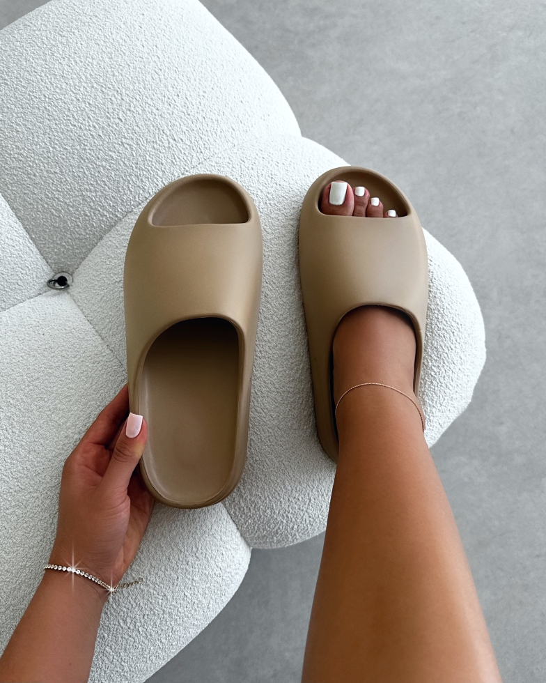 Sand Mocha Moulded Sliders 